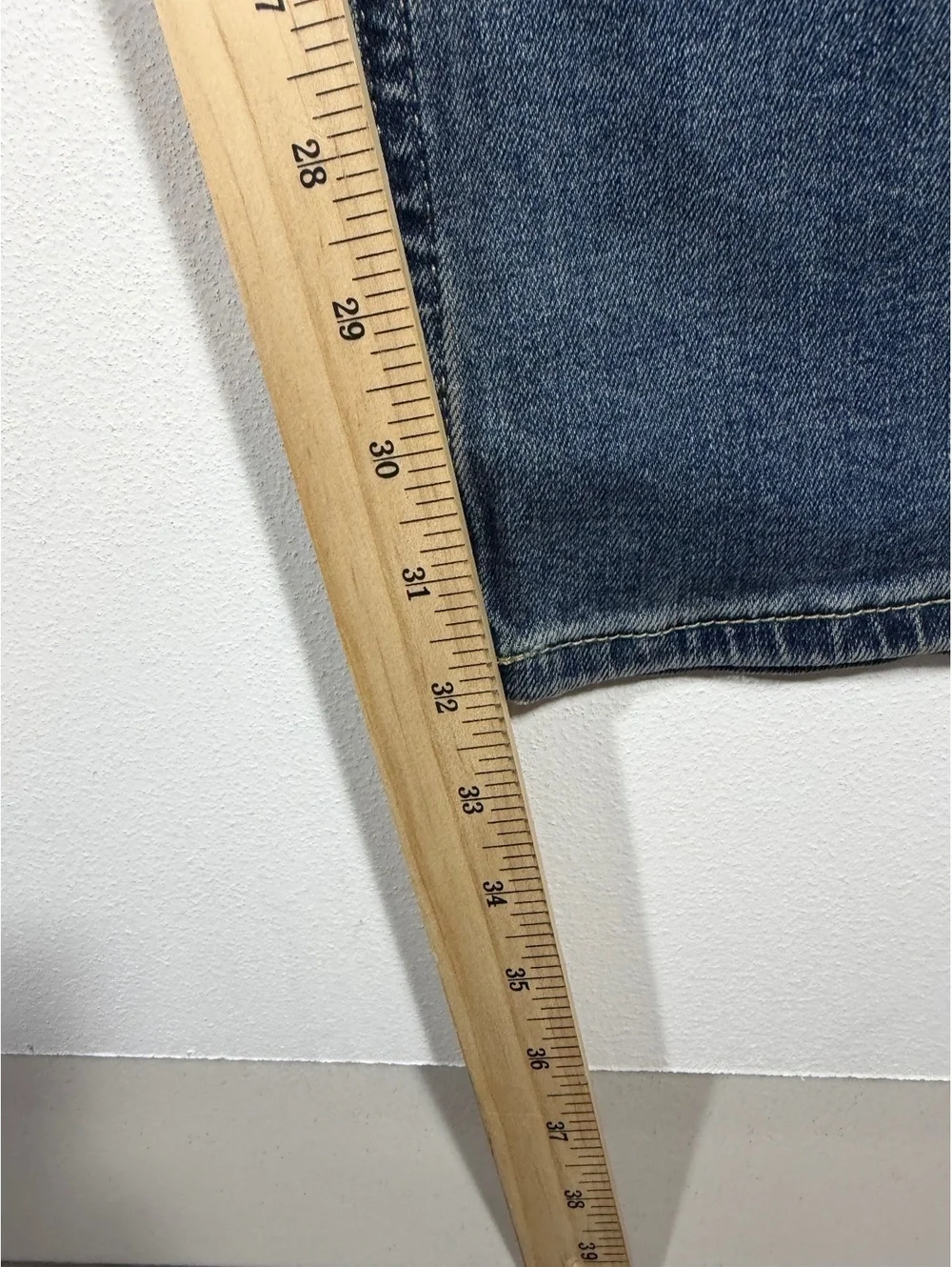 Hollister Mens Jeans 38x32 Straight Blue Medium Wash Denim Pants